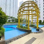 Best Deal And Homey 2Br Bassura City Apartment By Travelio